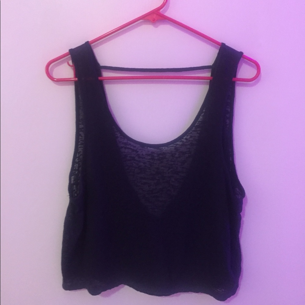 Black crop tank